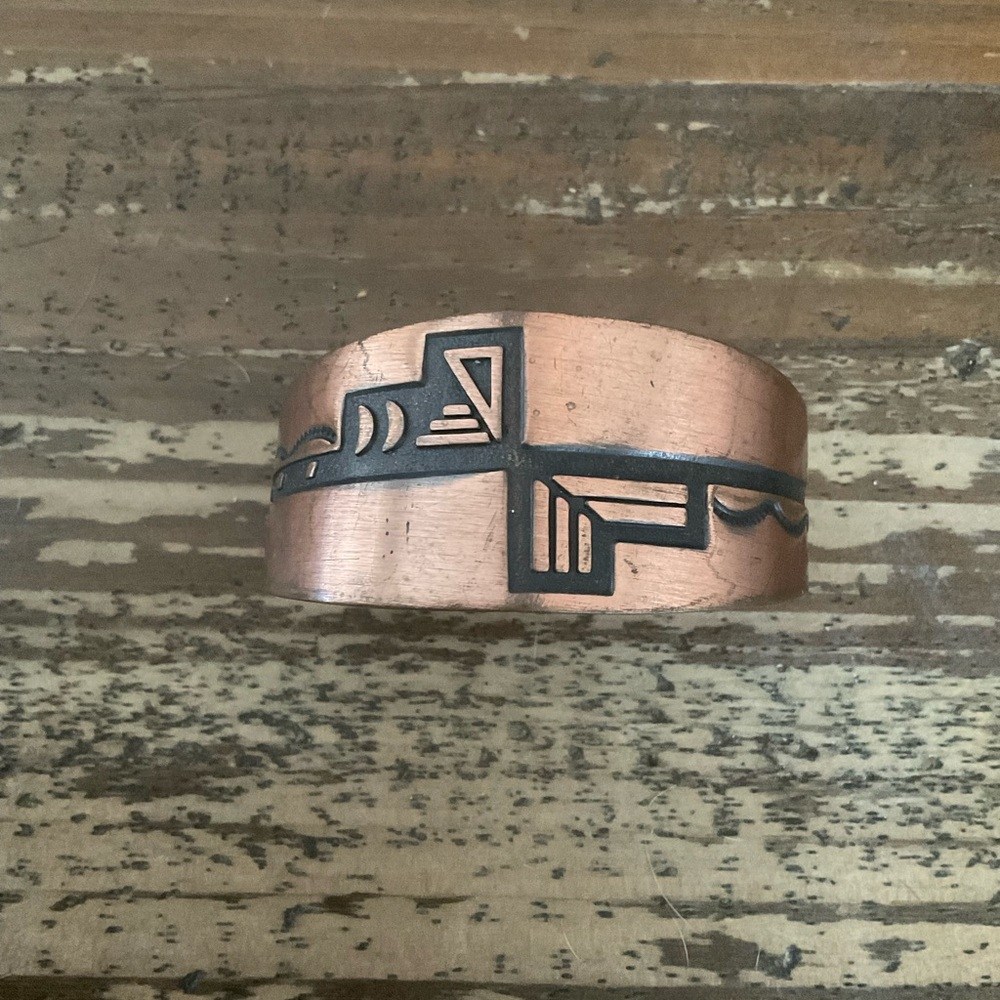 WIDE‎ COPPER CUFF SOUTHWESTERN BRACELET/NIELLO & STAMPED SCALLOPED DESIGN MARKED